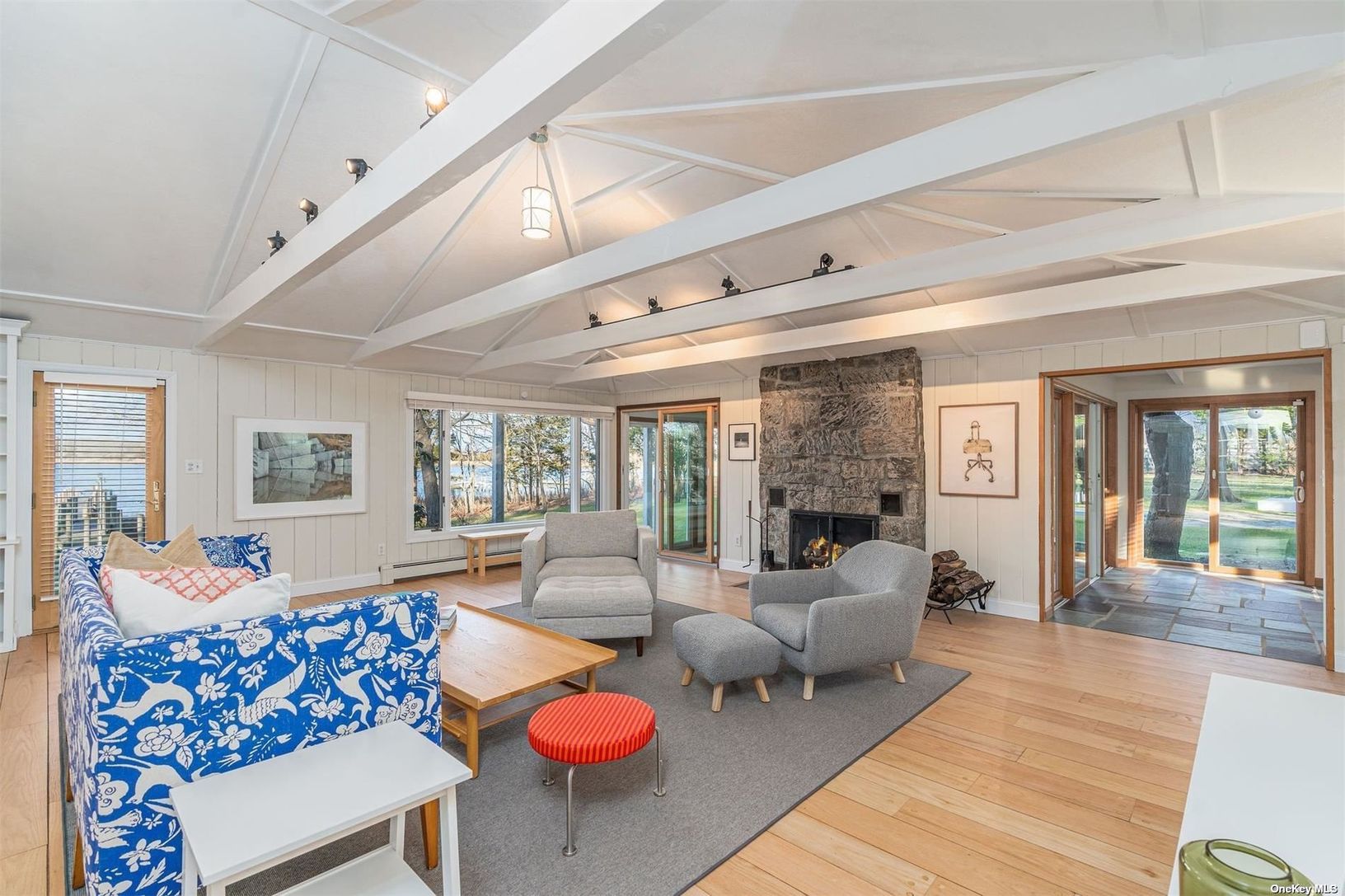  Living Room with Fireplace
