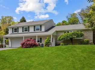 18 Manor Way, Poughkeepsie, NY 12603