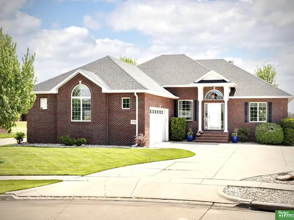 3211 Deer Run, Fremont, NE 68025