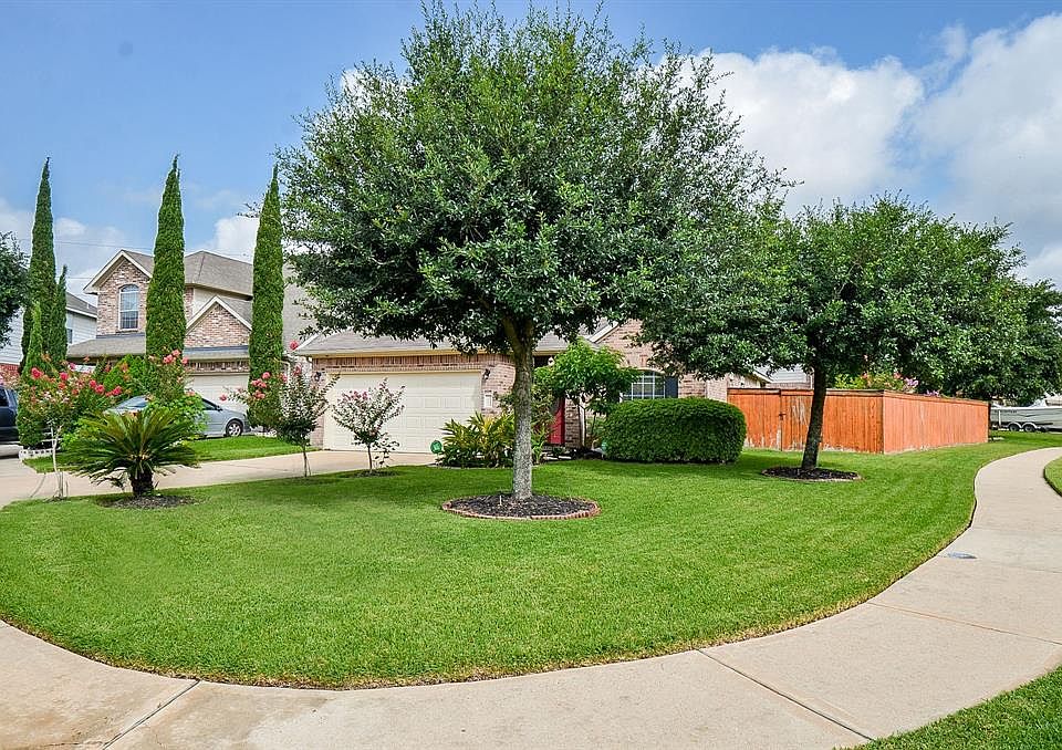 1st image of 21002 Castle Gardens Ct