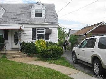2nd image of 13941 Caney Ln