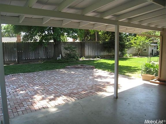 4th image of 2550 El Camino Dr