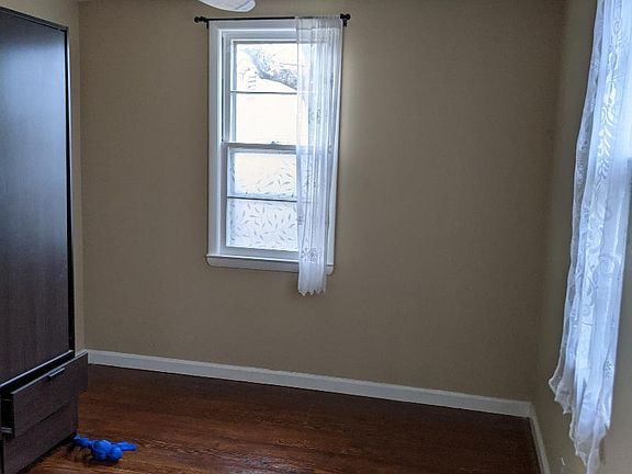5th image of 3180 Lincoln Dr