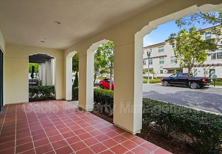 26261 Prima Way #COMML STUDIO — Photo 4