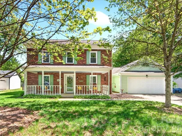 2534 Clearkirk Ct, Matthews, NC 28105