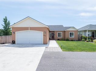 2124 Scottland Ct, West Richland, WA 99353