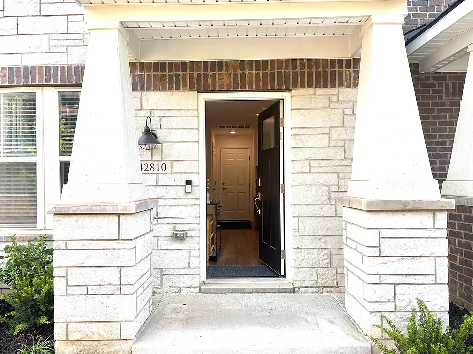 42810 Atwood Ave