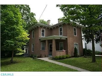 146 W Lincoln Ave photo 1