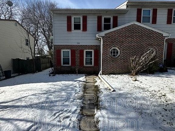 2nd image of 220 Green St