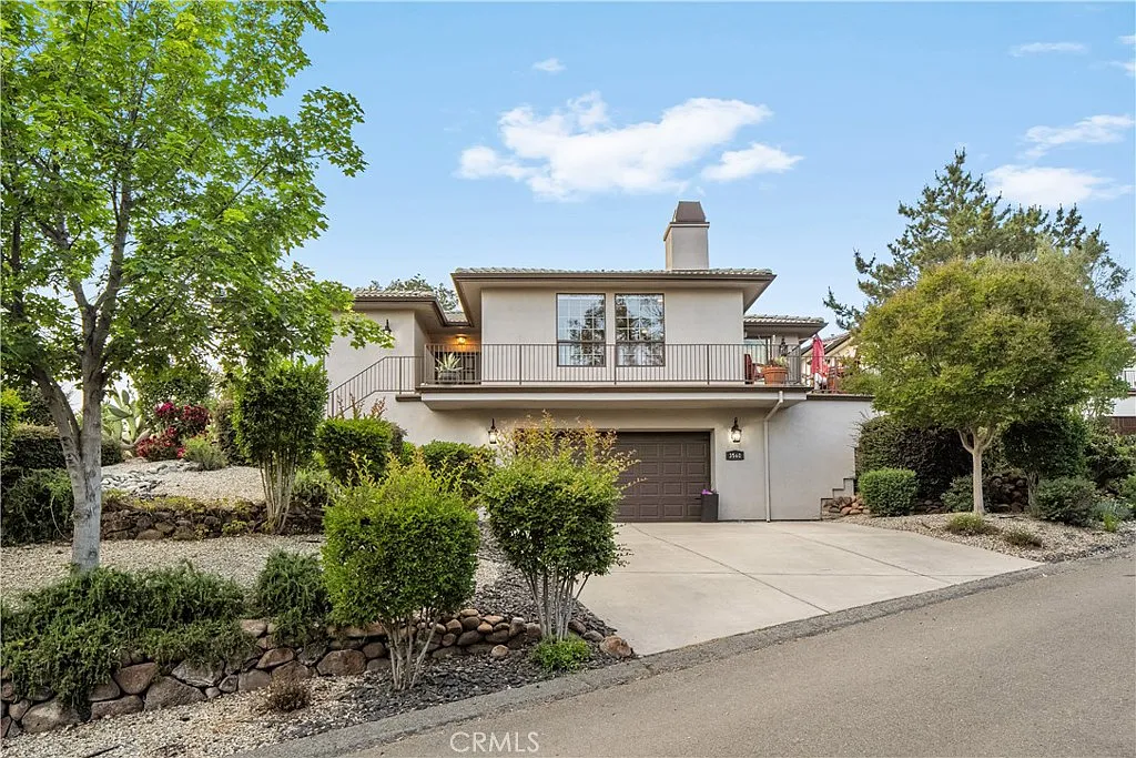 3560 Shadowtree Ln photo 1