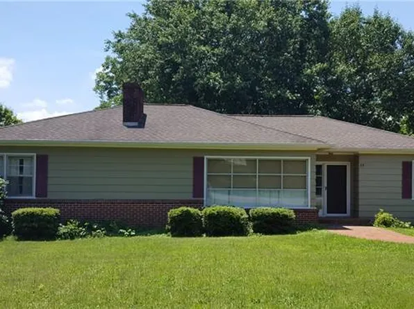 88 Teague Town Rd, Hickory, NC 28601