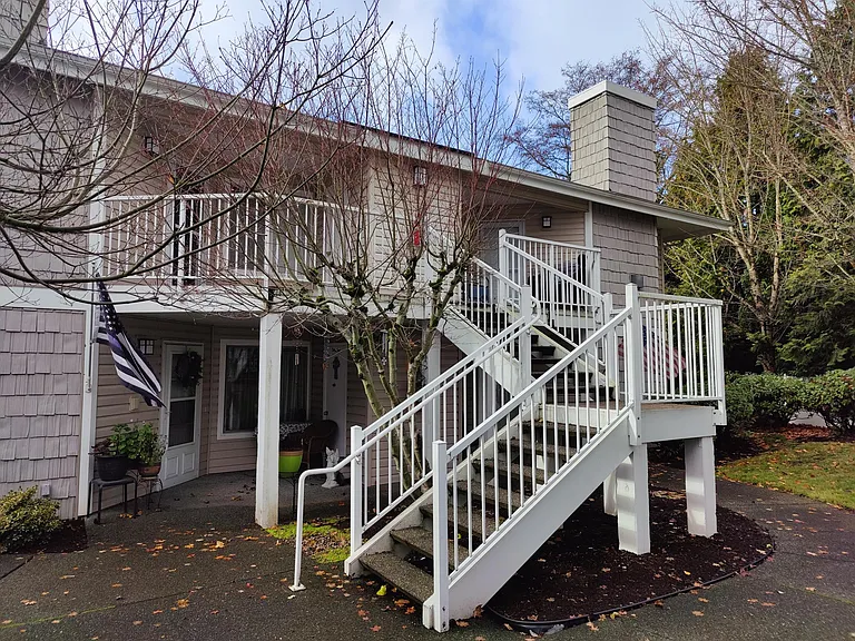11130 SE 208th St #F202 — Photo 1