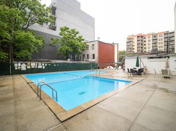 1625 Emmons Avenue image 23 of 25