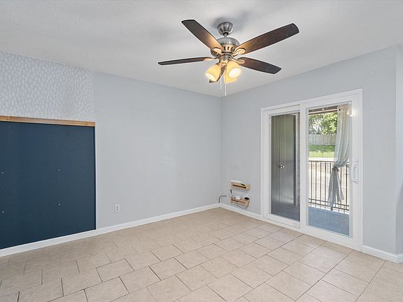 5th image of 1840 Burton Dr APT 131