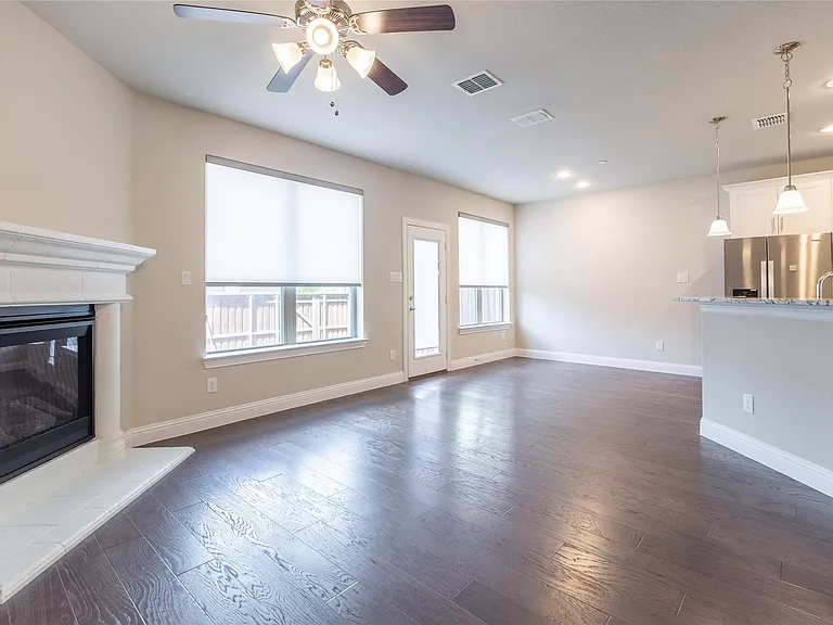 3073 Galveston St — Photo 4