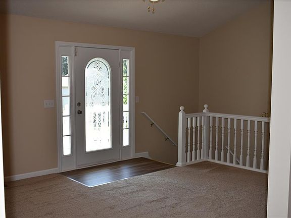 4th image of 15 Briar Chase Ct