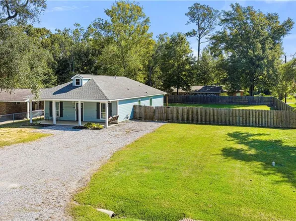 210 N 2nd St, Ponchatoula, LA 70454
