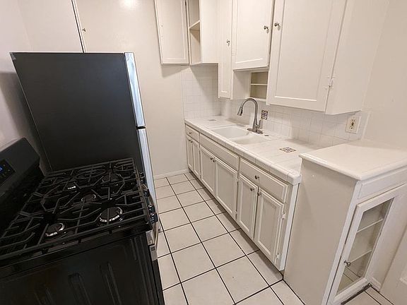 4th image of 559 N Normandie Ave APT 104
