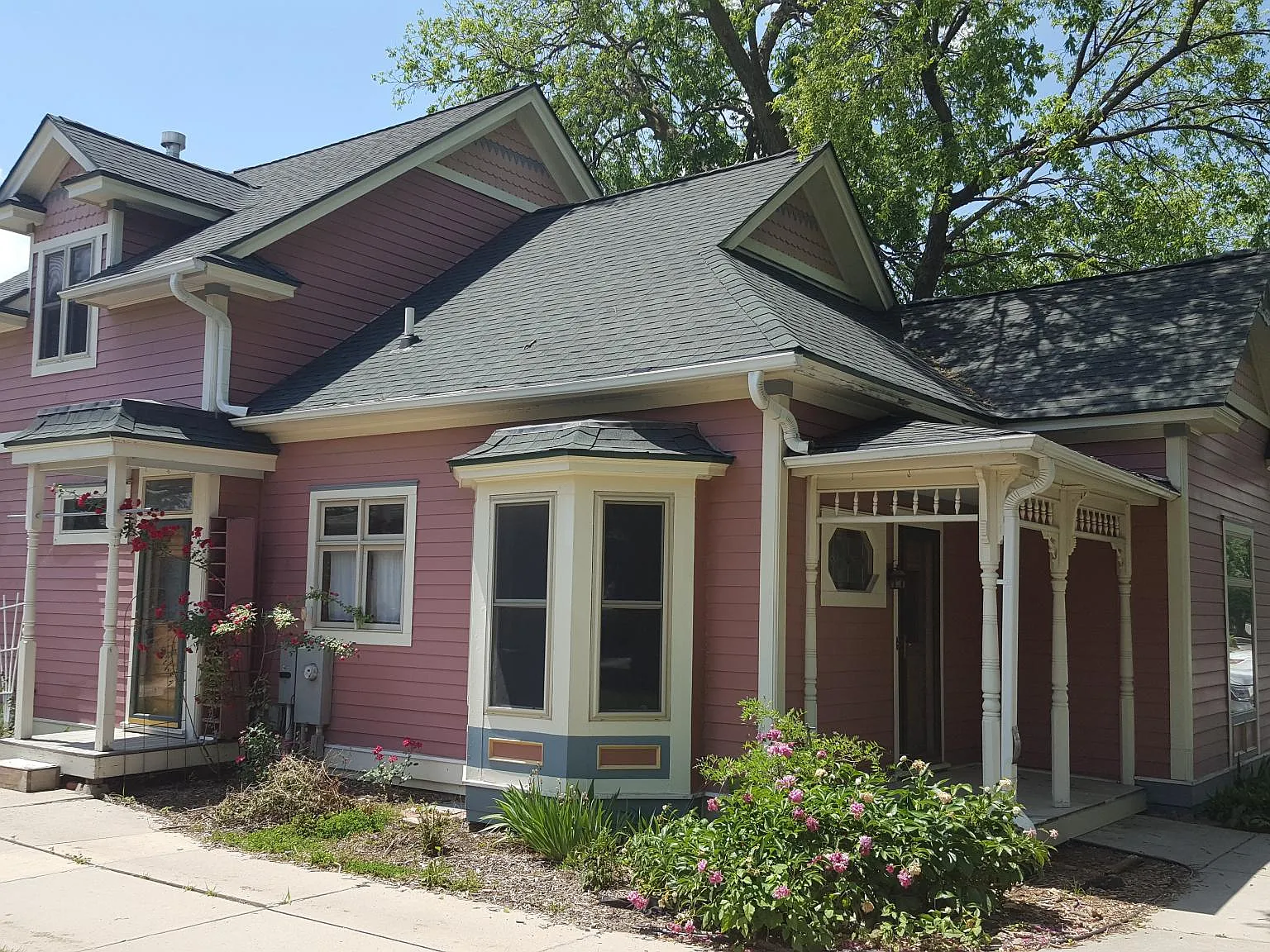 4 bed, 3.5 bath, 2749 sqft, $2,595 — Photo 1