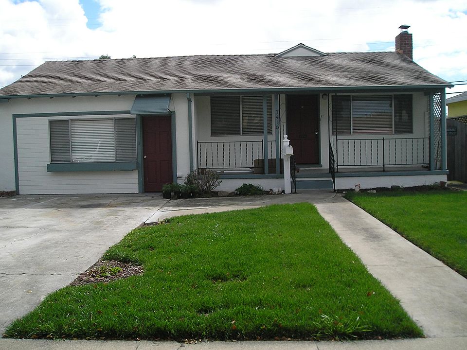 1st image of 3410 Golf Dr