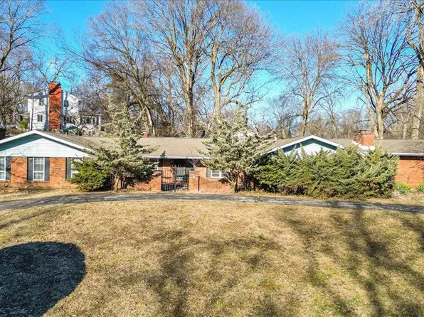 32 Briarcliffe Dr, Collinsville, IL 62234