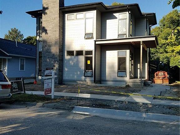 2nd image of 250 N Maple St