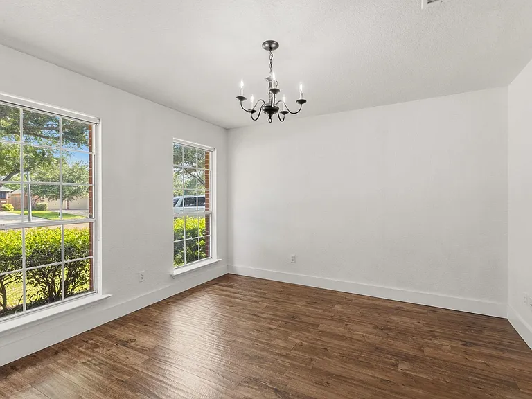 9318 Castlegap Dr — Photo 5