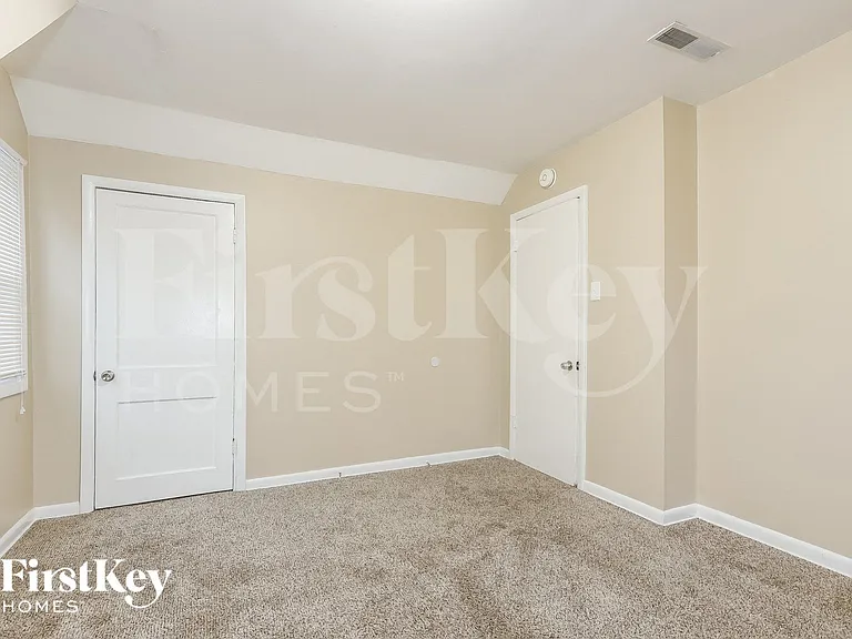 510 E Clarendon Dr — Photo 11