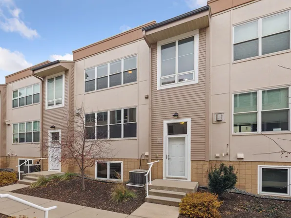 2337 River Pointe Ln, Minneapolis, MN 55411