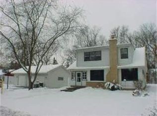 8415 Wium St, Cary, IL 60013