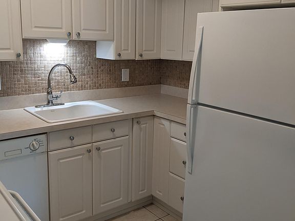 3rd image of 3100 Hartford St N APT 111