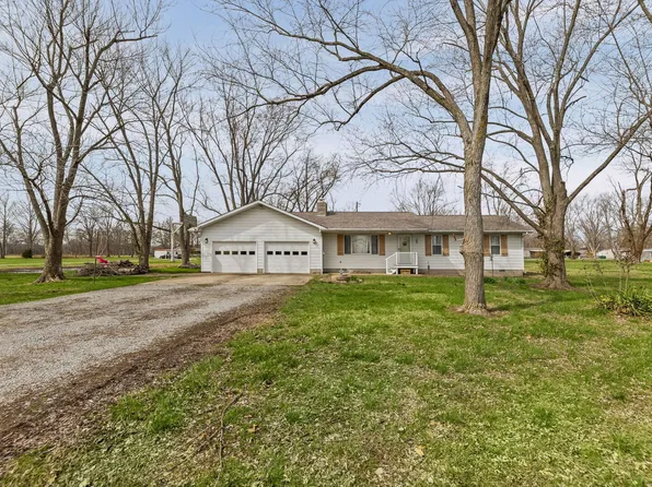 2107 Cedar Ave, Salem, IL 62881