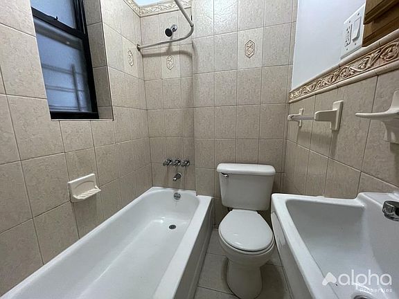 5th image of 171 E 101st St APT 13