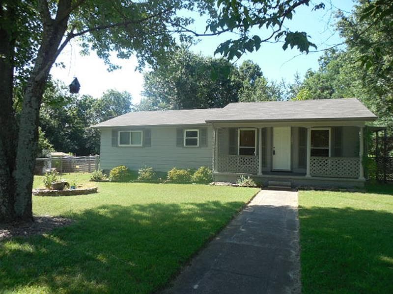 1st image of 1907 E Helen St