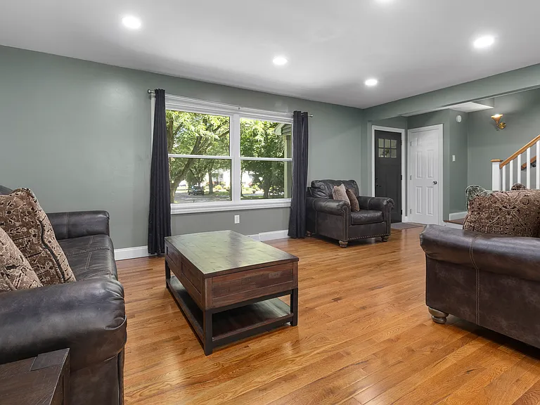 33 Concord Dr — Photo 14