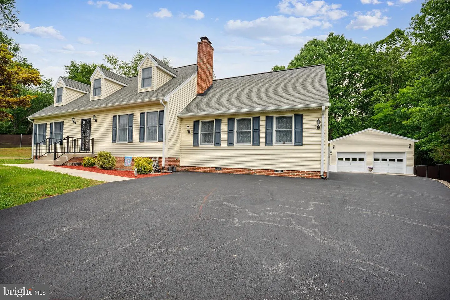 8690 Lowell Rd photo 1