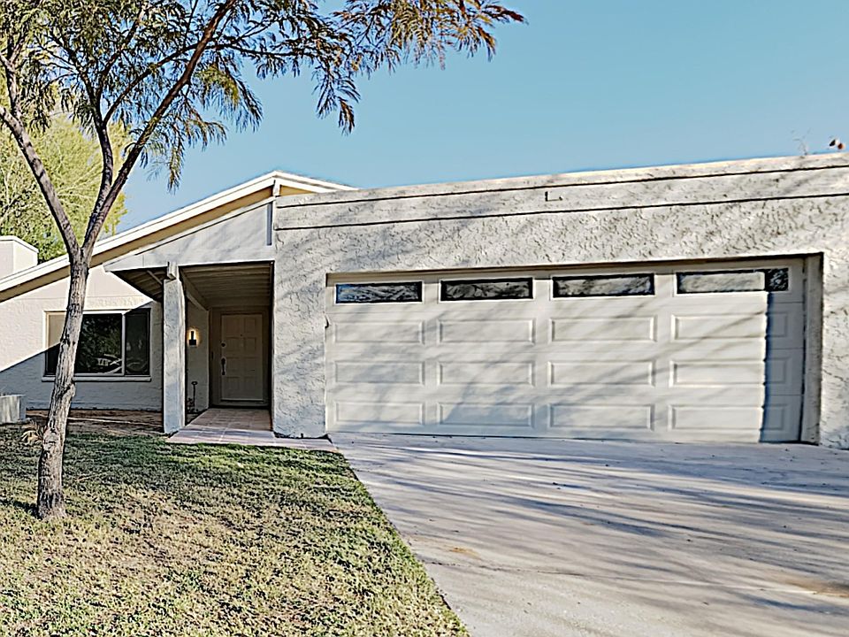 1st image of 210 Ancora Dr N