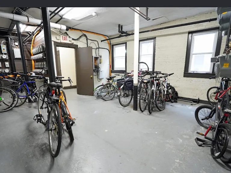 62 Woodstock Ave #17 — Photo 7