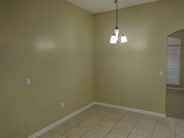 4 bed, 2.0 bath, 2006 sqft, $2,250 — Photo 4