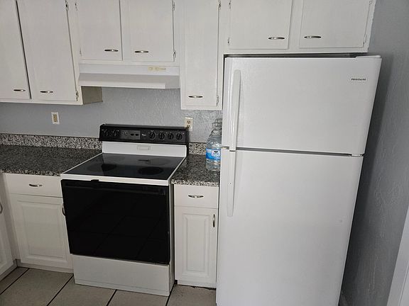 5th image of 1573 S Boundary St