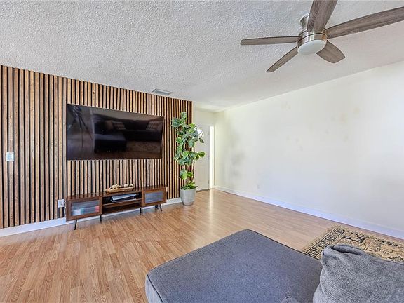5th image of 10002 Oakengate Pl