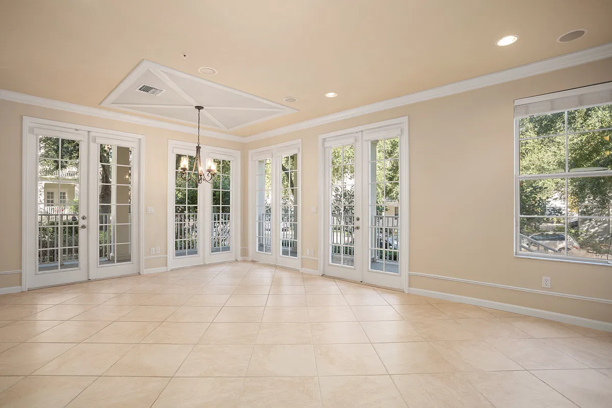 3 bed, 1443 sqft, $3,350 — Photo 2
