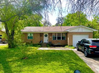 1813 Crescent St, Denton, TX 76201