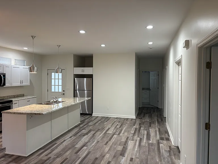 603 W Seminary Ave #A — Photo 2