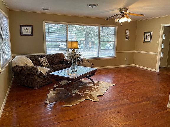 Living Area 1