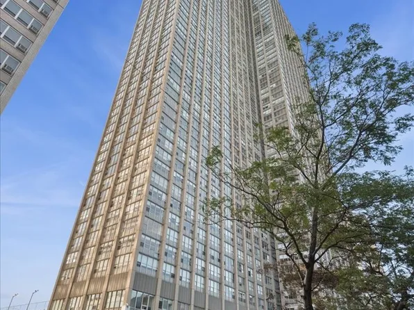 655 W Irving Park Rd APT 4216, Chicago, IL 60613