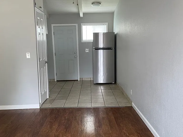 825 Waverly Dr SE — Photo 6