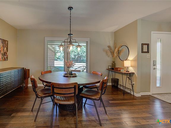 4th image of 408 Acorn Dr