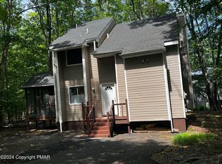 161 Saint Andrews Dr, Bushkill, PA 18324