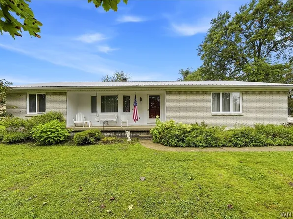 2412 Crittenden Rd, Alden, NY 14004